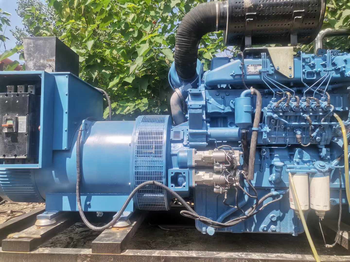 同仁详细说明降低 800kW 柴油发电机输出电流波动的方法